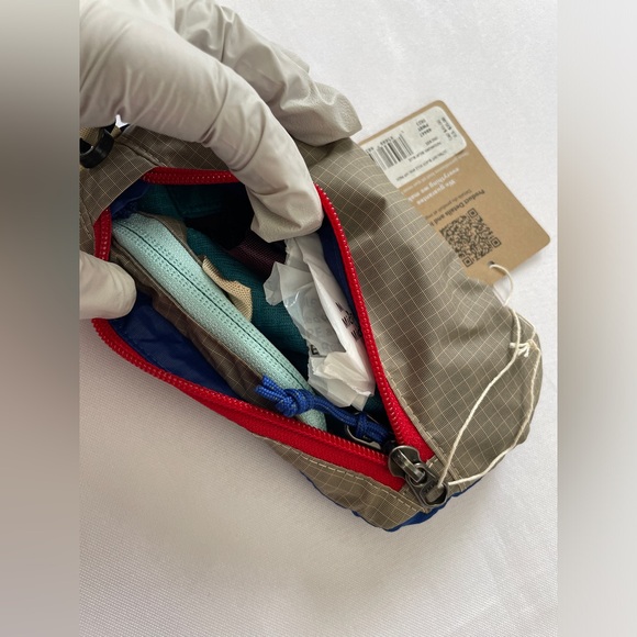 Patagonia Ultralight Black Hole Mini Hip Pack Belt 1L Patchwork Belay Blue - Picture 9 of 10